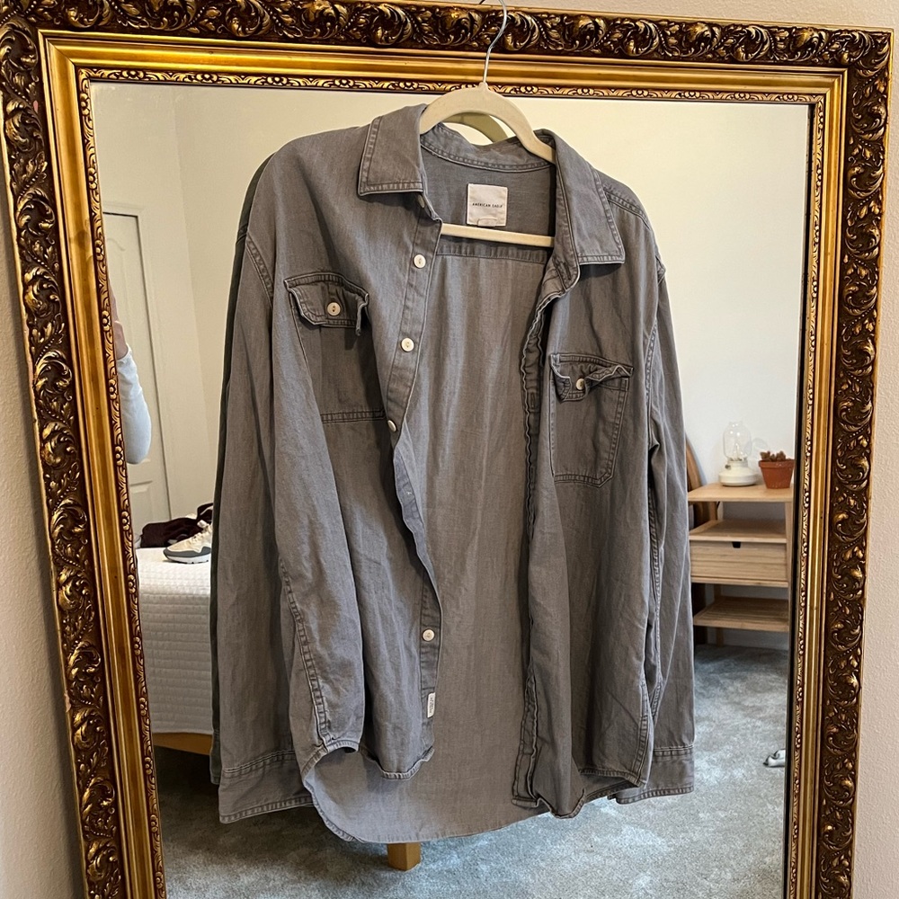 American Eagle Men’s shirt
